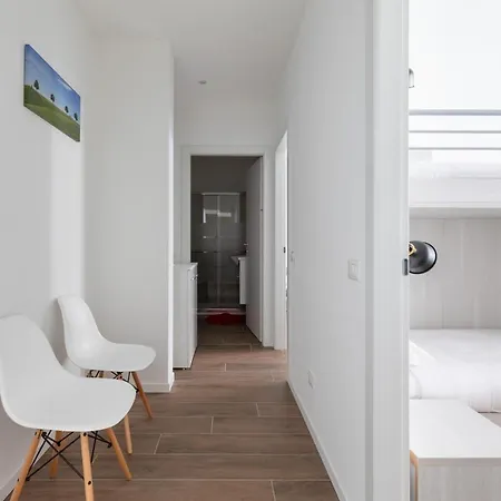 Minerva - 2 Bedrooms Two Steps From